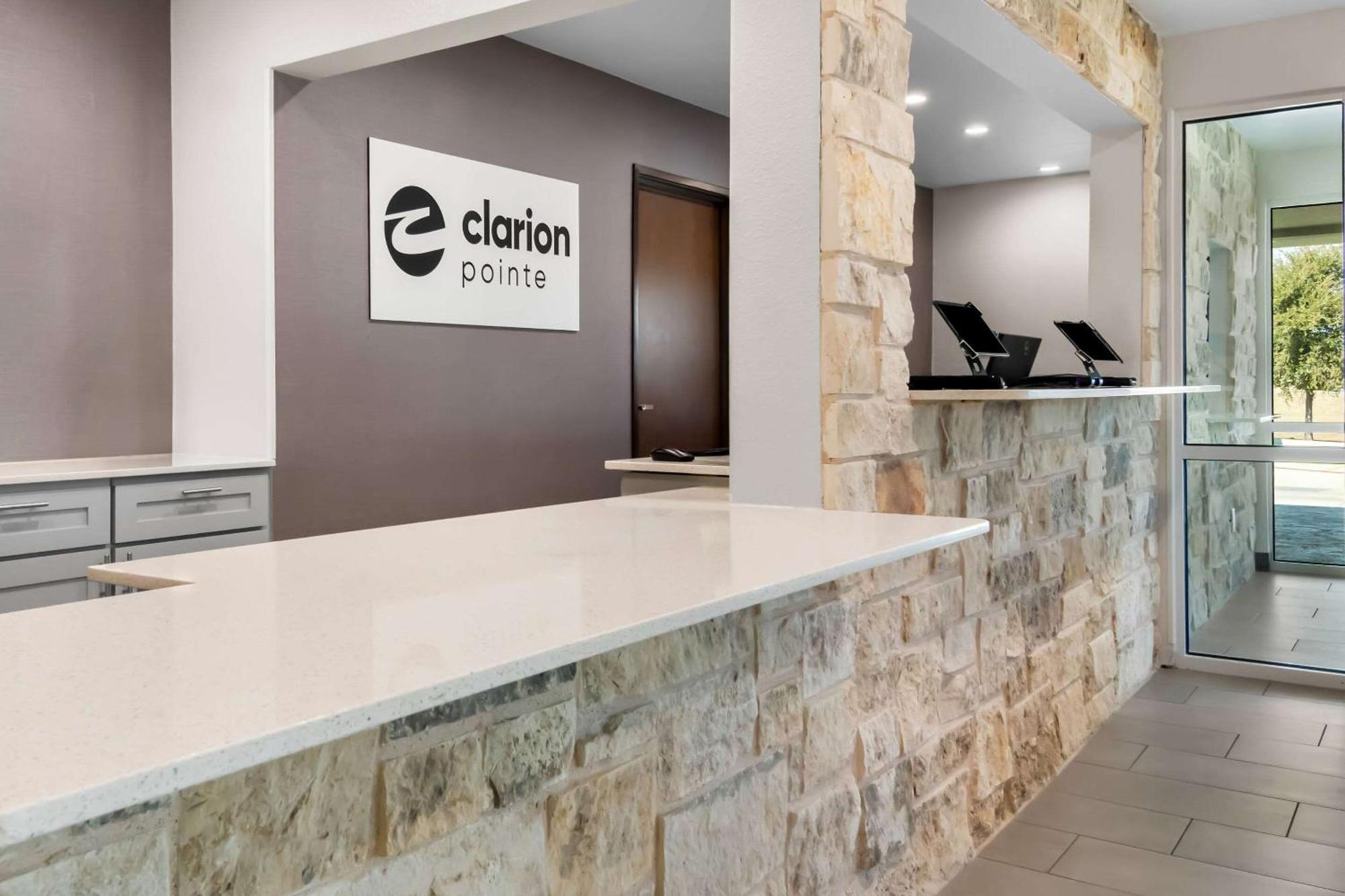 Clarion Pointe Hotel Fort Worth Eksteriør billede