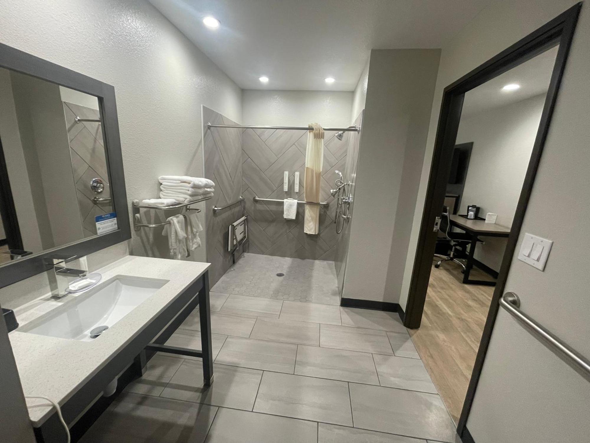 Clarion Pointe Hotel Fort Worth Eksteriør billede