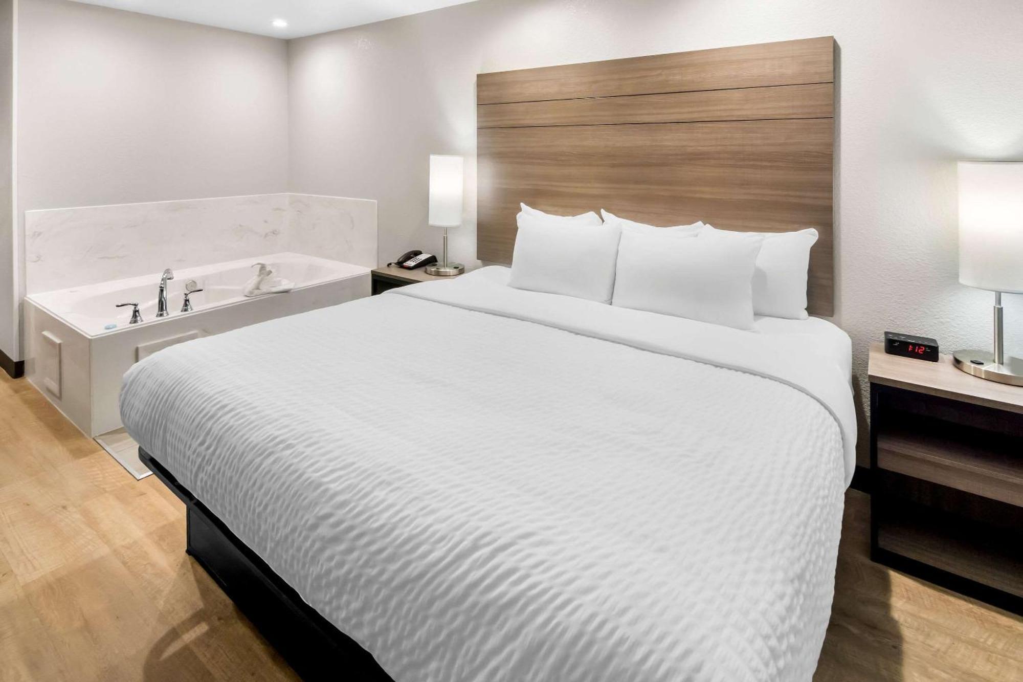 Clarion Pointe Hotel Fort Worth Eksteriør billede