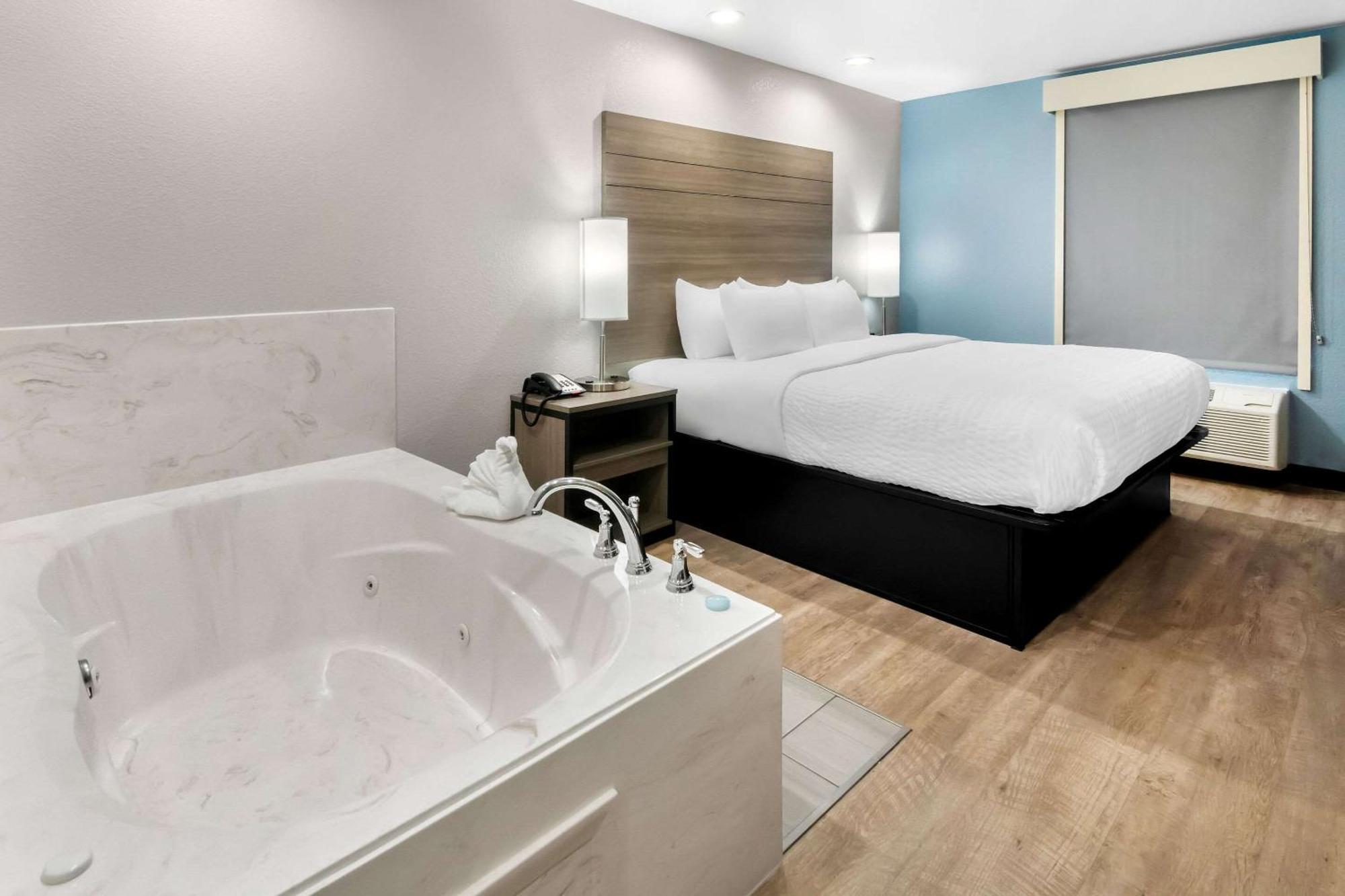 Clarion Pointe Hotel Fort Worth Eksteriør billede