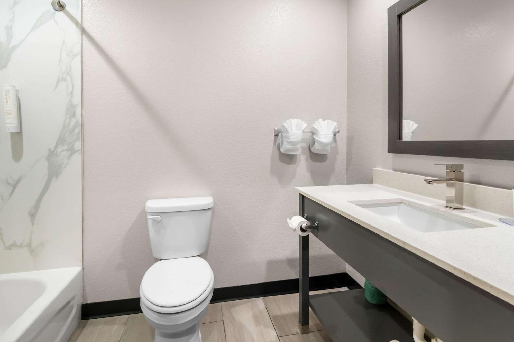 Clarion Pointe Hotel Fort Worth Eksteriør billede