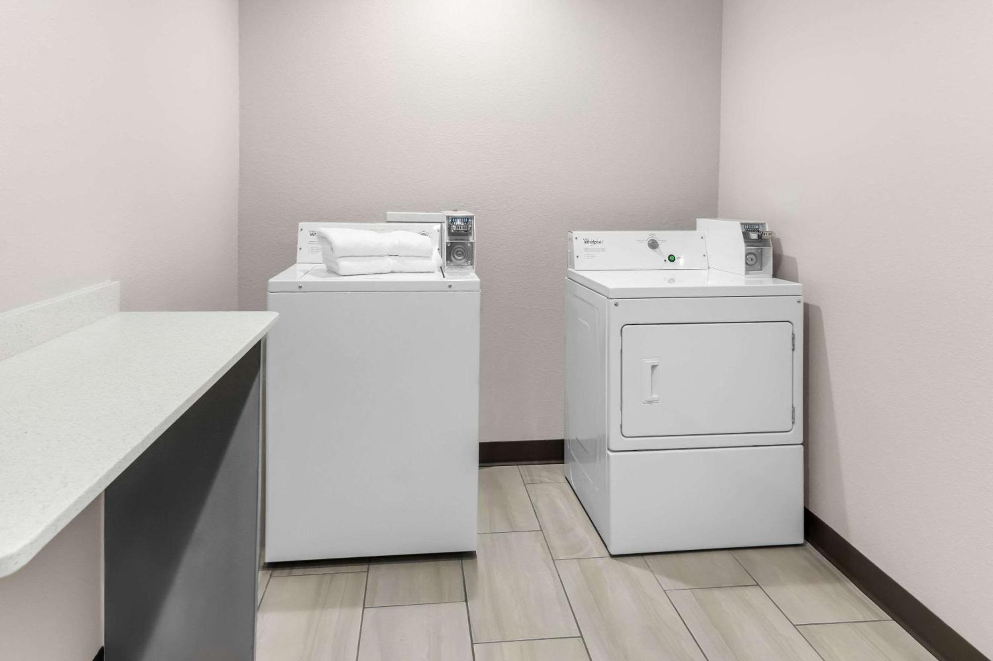 Clarion Pointe Hotel Fort Worth Eksteriør billede